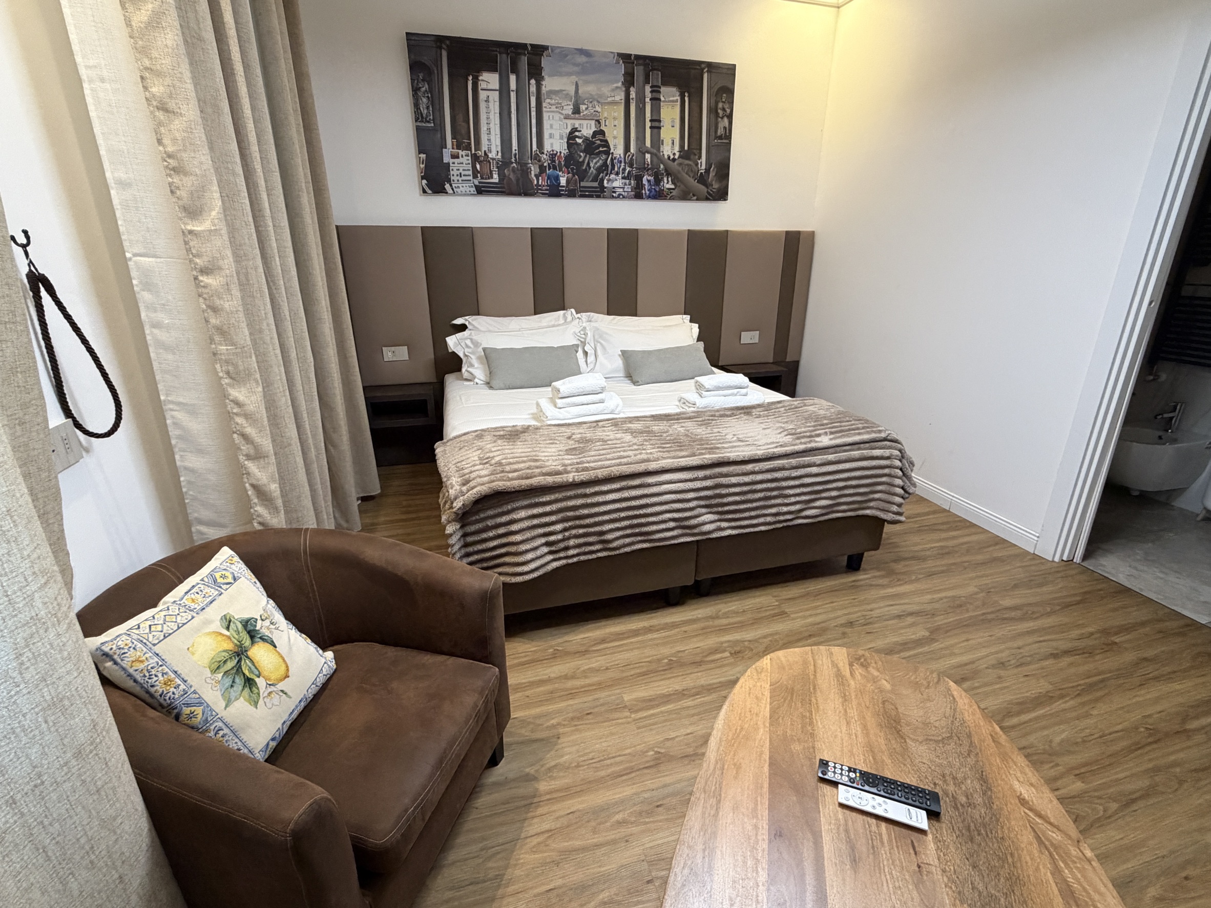 【佛羅倫斯住宿推薦】走路 5 分鐘到火車站！Corte dell’albero 民宿：高 CP 值三人房、附早餐與電梯的旅人首選